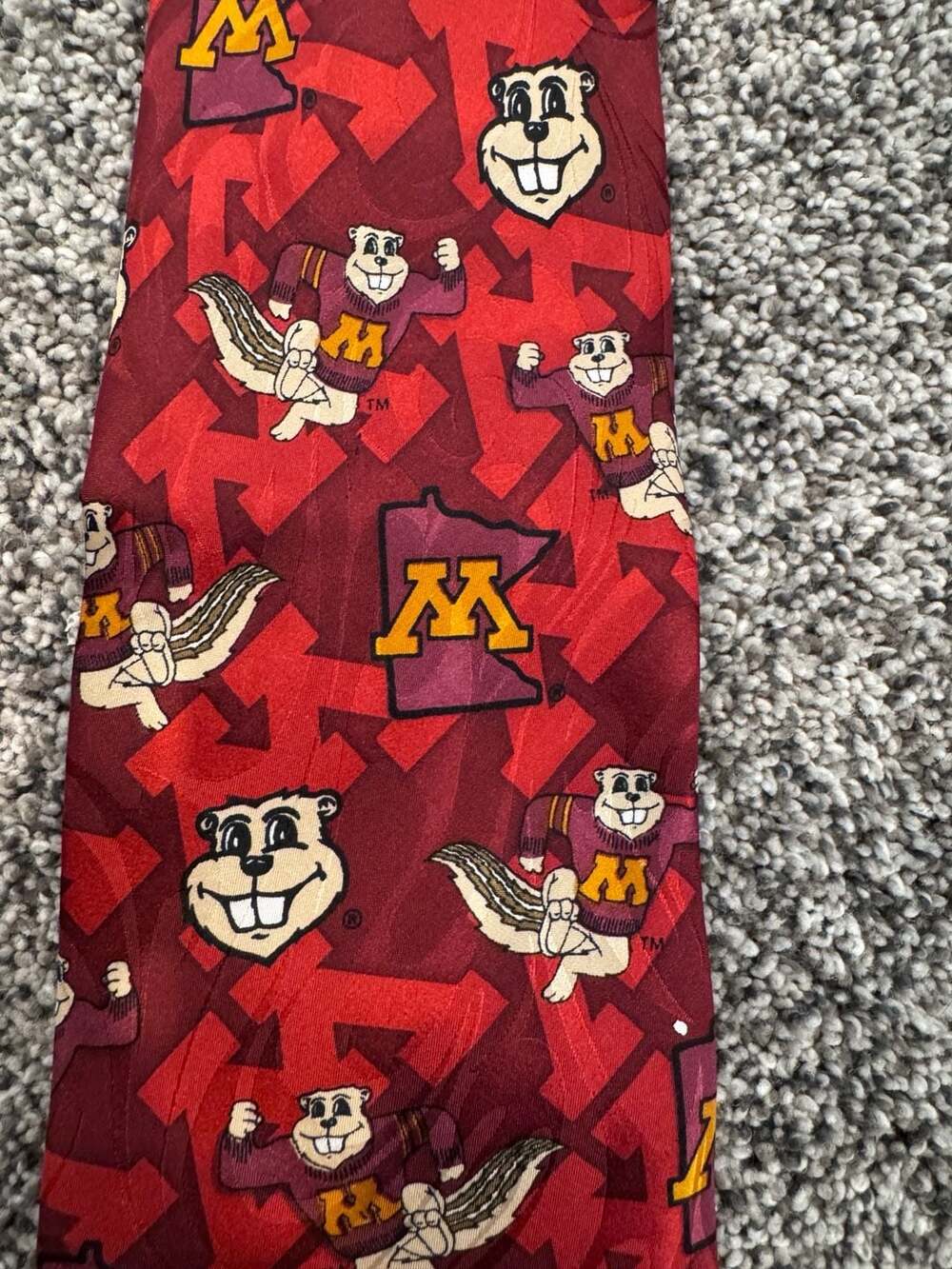 Merge Left University of Minnesota Golden Gophers Mascot Pattern Necktie
